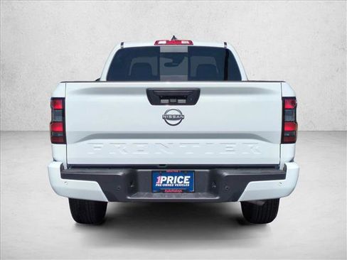 Used 2025 Nissan Frontier SV image 7