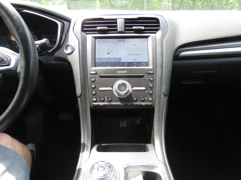 Used 2020 Ford Fusion Energi Titanium FWD image 26