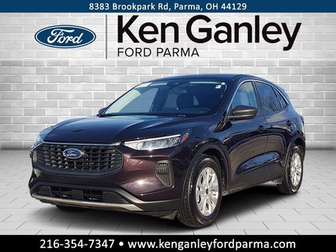 Used 2023 Ford Escape Active image 1