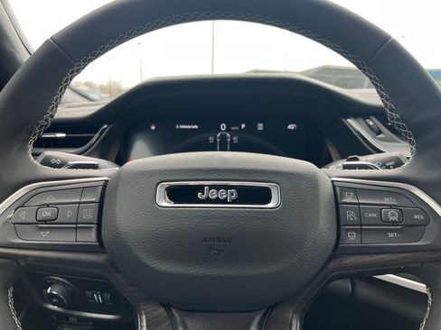 New 2026 Jeep Grand Cherokee L Limited w/ Limited Altitude Package AWD/4WD image 18
