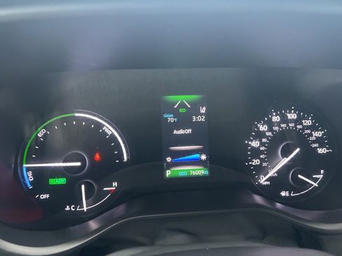 Used 2021 Toyota Sienna LE image 17