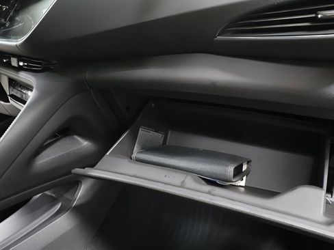 Used 2023 Buick Envision Essence image 30