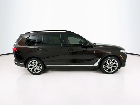 Used 2022 BMW X7 xDrive40i w/ Premium Package AWD/4WD image 9