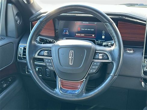 Used 2024 Lincoln Navigator L Reserve image 6