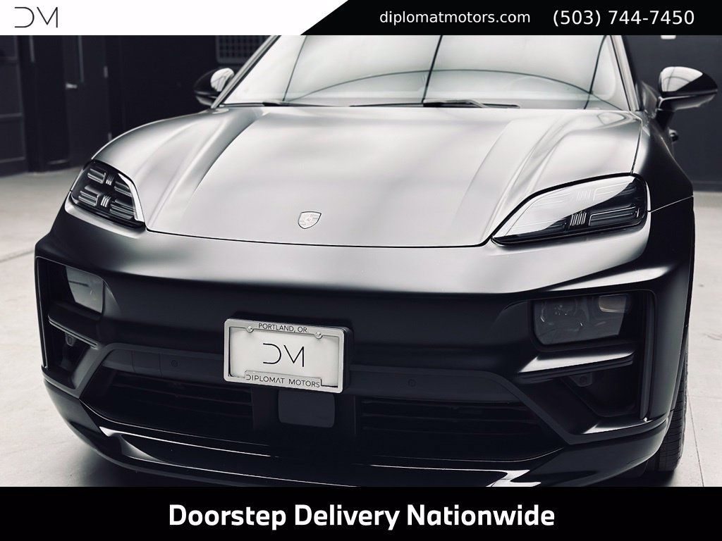 Used 2024 Porsche Macan Turbo Electric AWD/4WD image 14