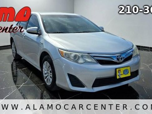 Used 2013 Toyota Camry LE image 7