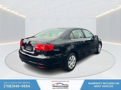 Used 2013 Volkswagen Jetta SE FWD image 4
