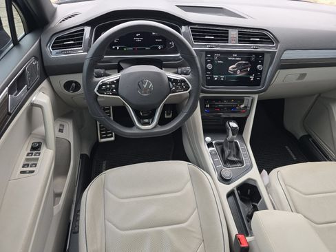 Used 2022 Volkswagen Tiguan SEL R-Line AWD/4WD image 24