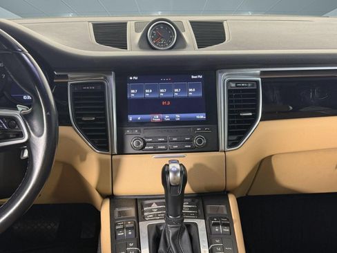 Used 2018 Porsche Macan AWD/4WD image 26