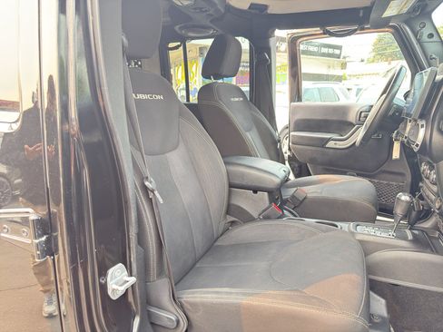 Used 2014 Jeep Wrangler Unlimited Rubicon AWD/4WD image 21