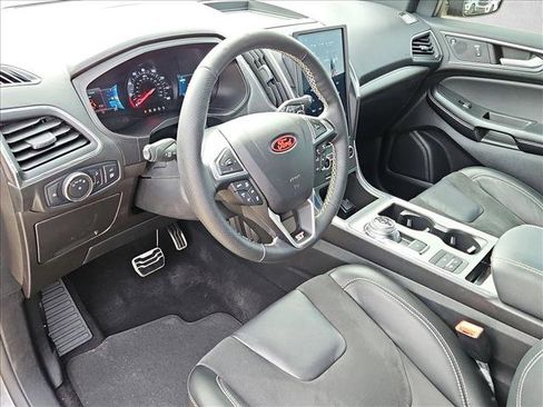 Used 2022 Ford Edge ST w/ Equipment Group 401A image 10