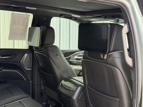 Certified 2024 Cadillac Escalade Sport Platinum w/ LPO, ONYX Package AWD/4WD image 26