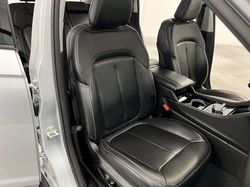 Used 2023 Jeep Grand Cherokee 4WD 4xe image 24