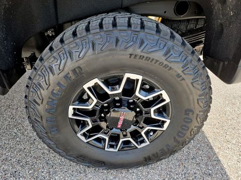 New 2026 GMC Sierra 2500 AT4X AWD/4WD image 37