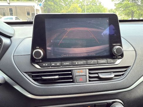 Used 2020 Nissan Altima 2.5 S FWD image 39