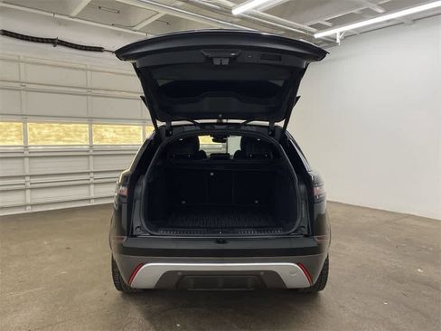 Used 2018 Land Rover Range Rover Velar R-Dynamic SE image 31