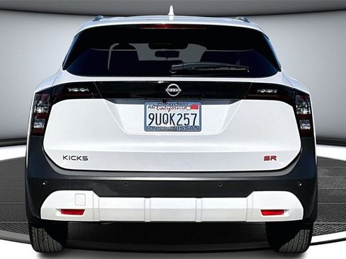 Certified 2025 Nissan Kicks SR image 5