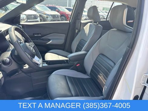 Used 2023 Nissan Kicks SR w/ SR Premium Package FWD image 16