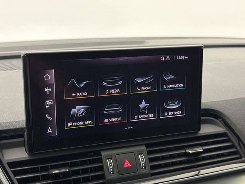 Used 2024 Audi Q5 2.0T Premium w/ Summer of Audi Package AWD/4WD image 29