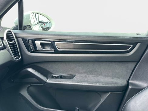 Used 2022 Porsche Cayenne GTS image 23