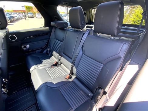 Used 2025 Land Rover Discovery S AWD/4WD image 20