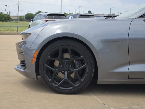 Used 2020 Chevrolet Camaro SS RWD image 27