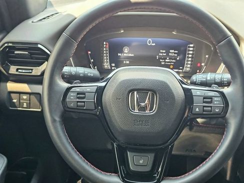 Used 2025 Honda Pilot Black Edition image 33