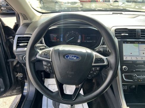 Used 2019 Ford Fusion SE image 22