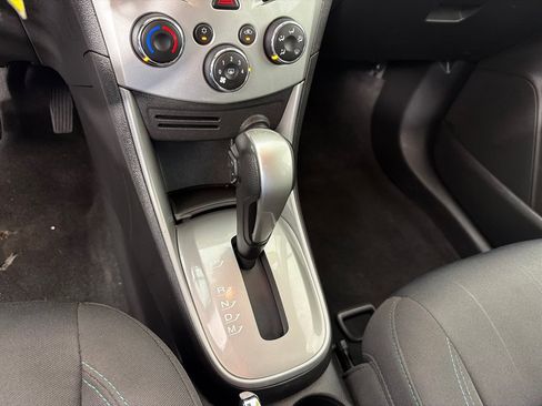 Used 2016 Chevrolet Trax LT FWD image 17