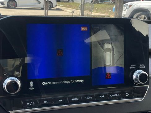 Used 2024 Mitsubishi Outlander SE image 18