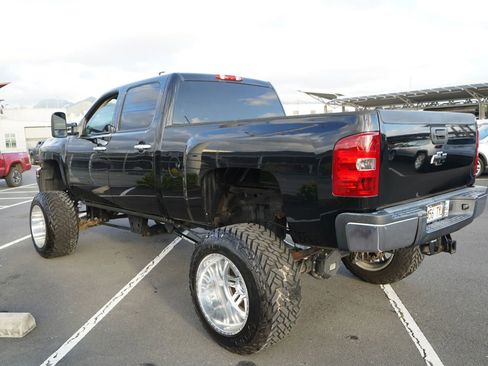 Used 2014 Chevrolet Silverado 2500 LT w/ Custom Sport Truck Package image 30