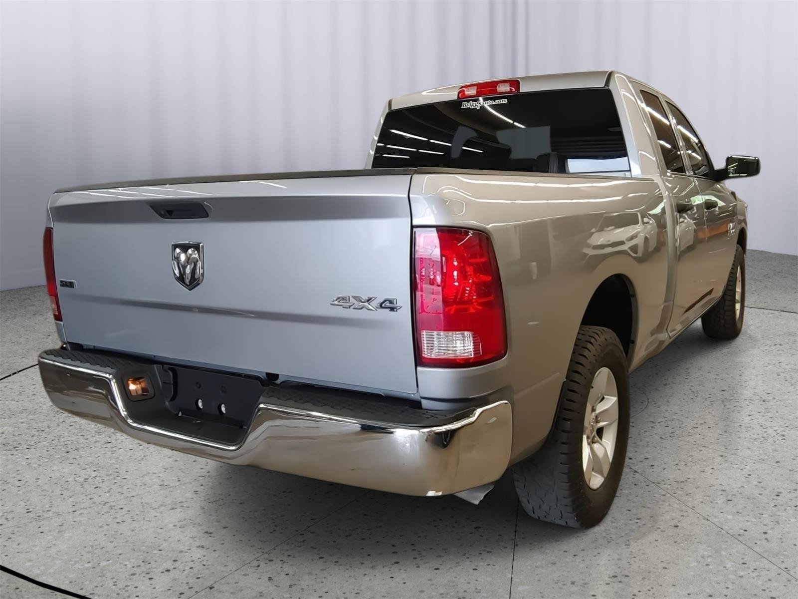 Used 2024 RAM 1500 Classic SLT AWD/4WD image 7