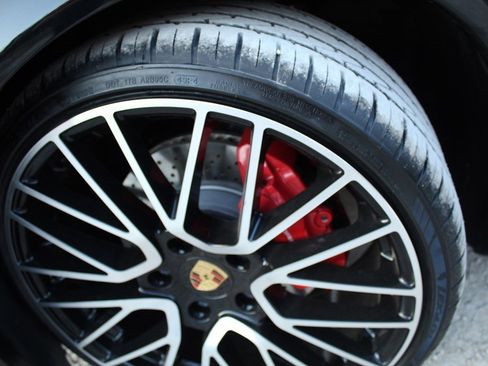 Used 2008 Porsche 911 Carrera 4S image 9