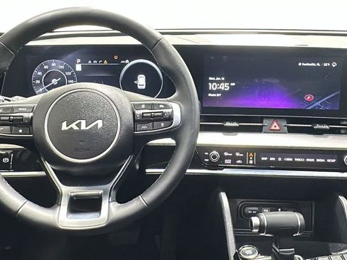 Used 2025 Kia Sportage SX image 10