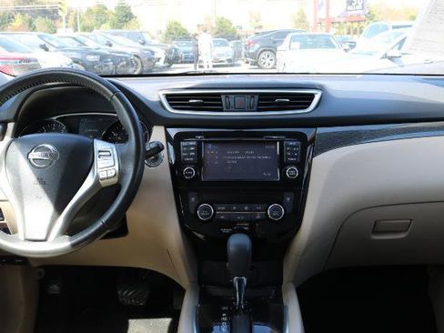 Used 2016 Nissan Rogue SL w/ SL Premium Package image 13