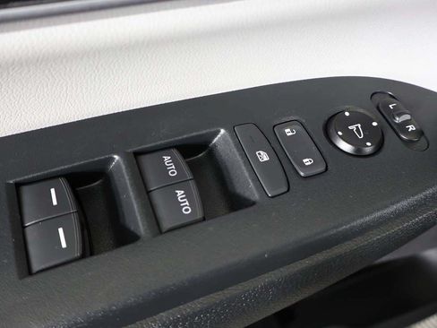Used 2017 Honda CR-V Touring image 40