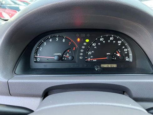 Used 2004 Toyota Camry LE image 21