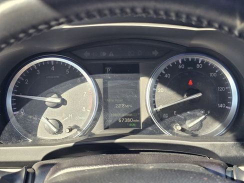 Used 2019 Toyota Highlander XLE image 11