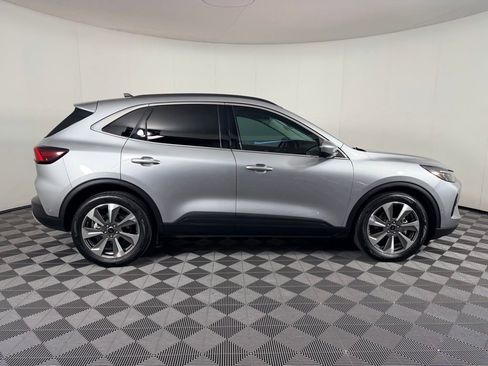 Used 2023 Ford Escape Platinum w/ Premium Technology Package image 3