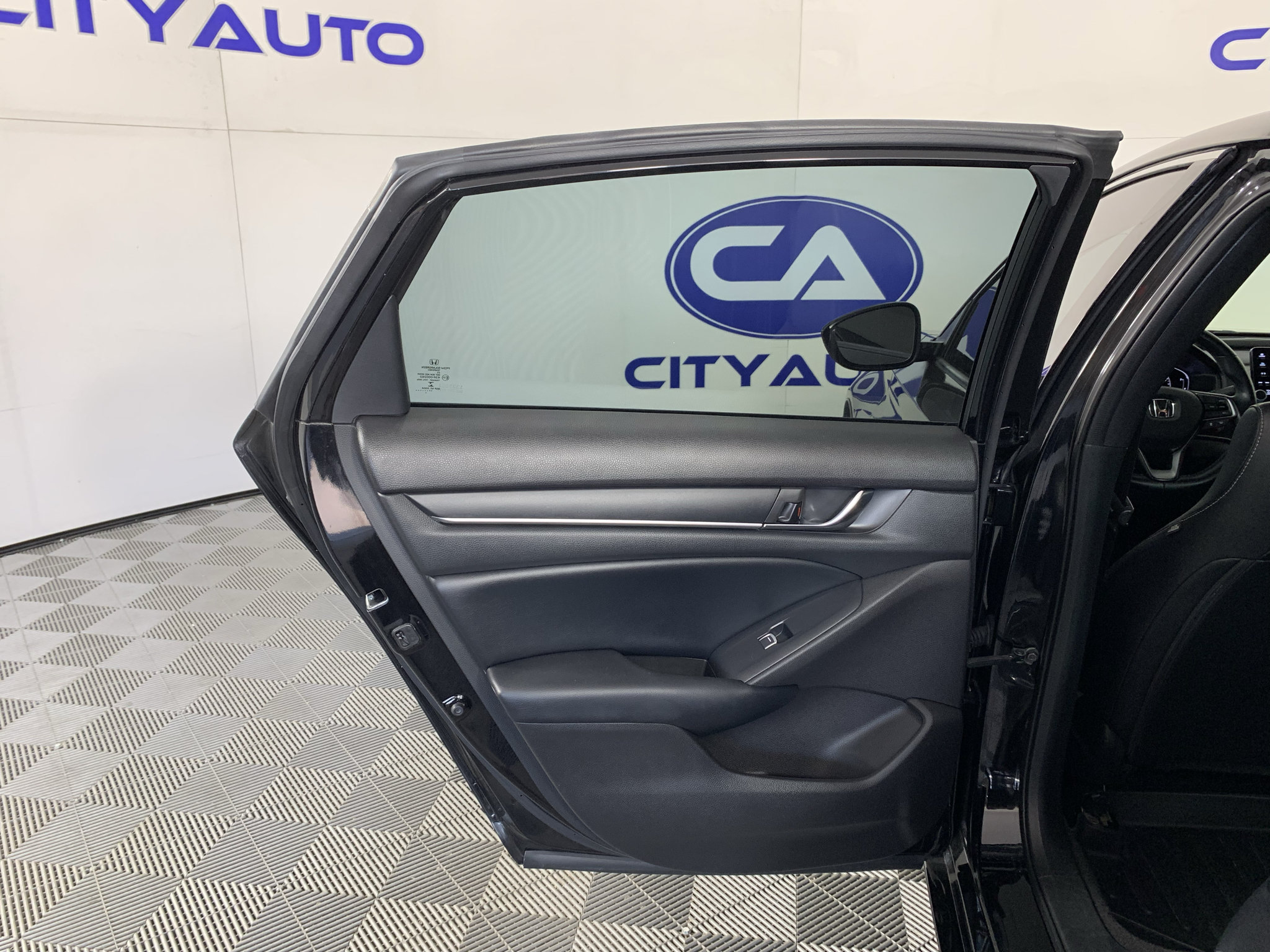 Used 2018 Honda Accord Sport image 28