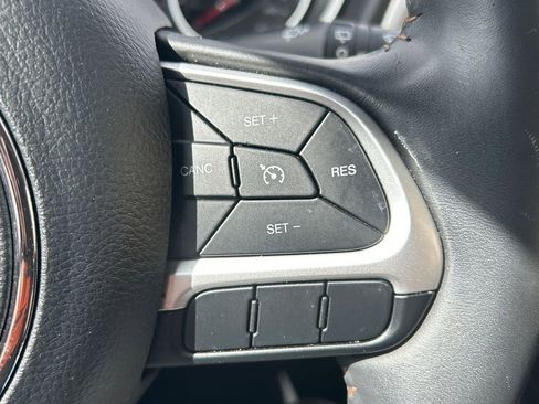 Used 2018 Jeep Compass Latitude w/ Popular Equipment Group image 32