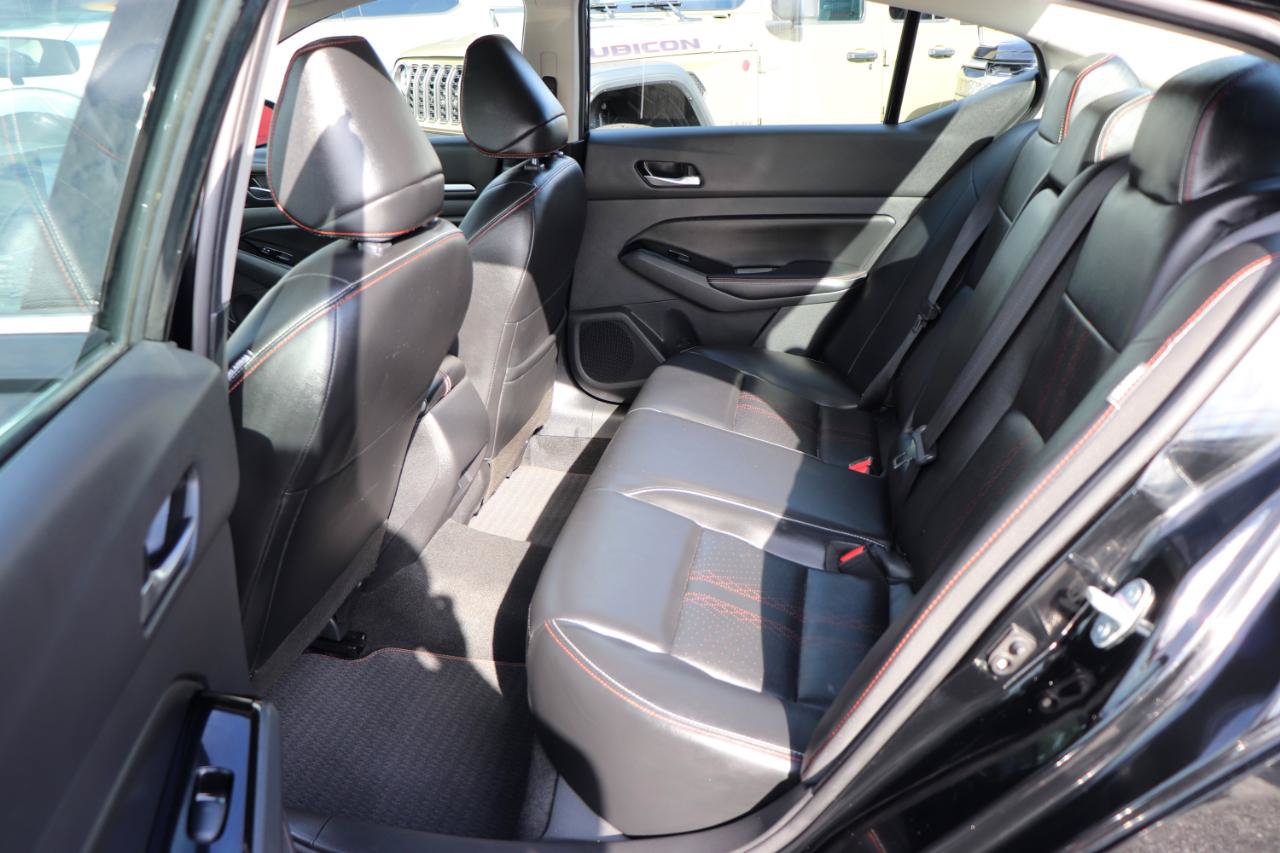 Used 2024 Nissan Altima 2.5 SR w/ SR Premium Package FWD image 12