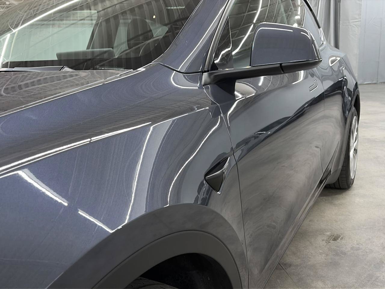 Used 2023 Tesla Model Y Long Range AWD/4WD image 2