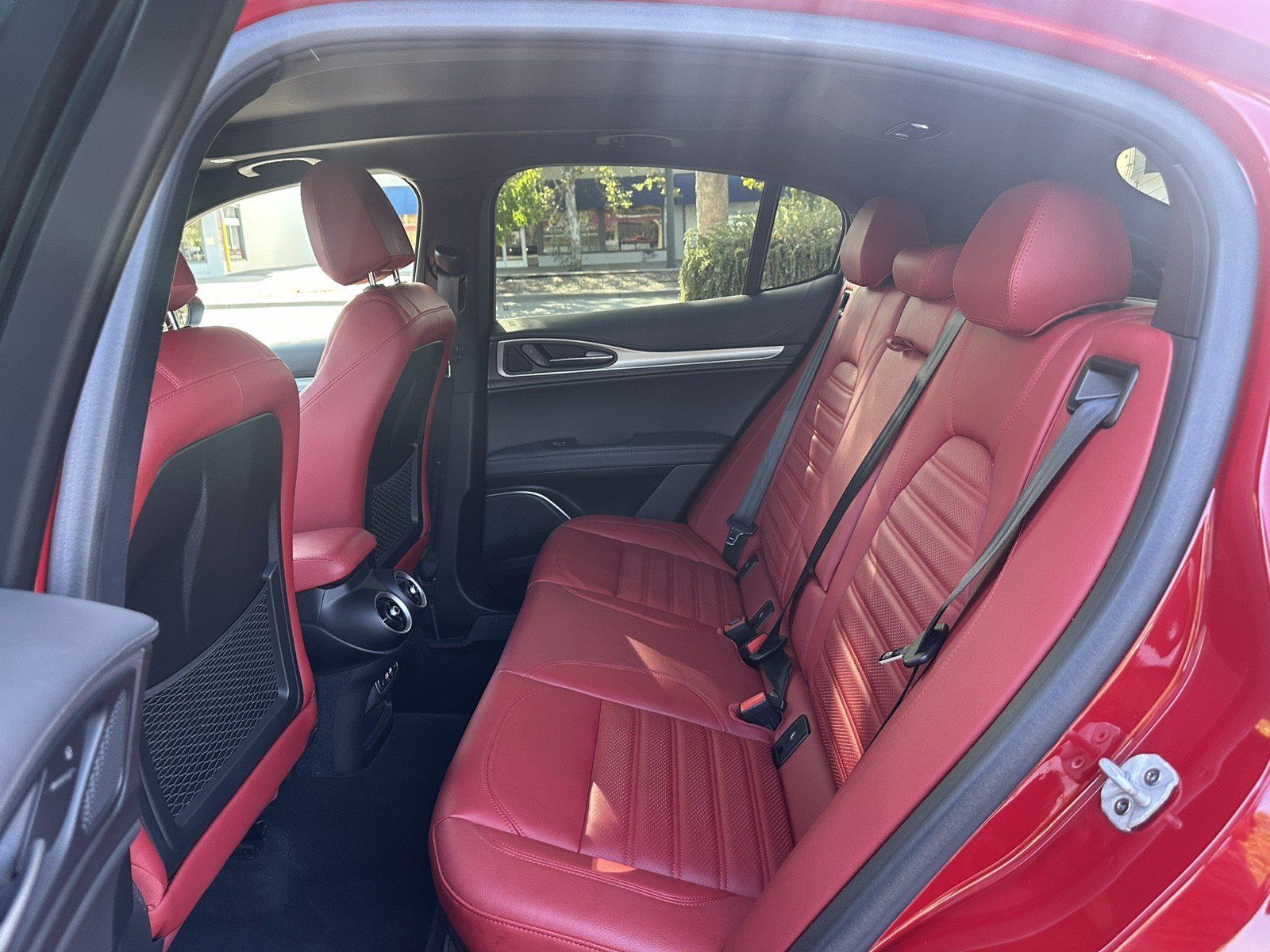 Used 2022 Alfa Romeo Stelvio Veloce AWD/4WD image 23