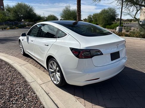 Used 2020 Tesla Model 3 Standard Range Plus image 4