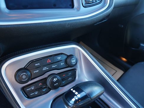 Used 2019 Dodge Challenger GT w/ Blacktop Package image 15