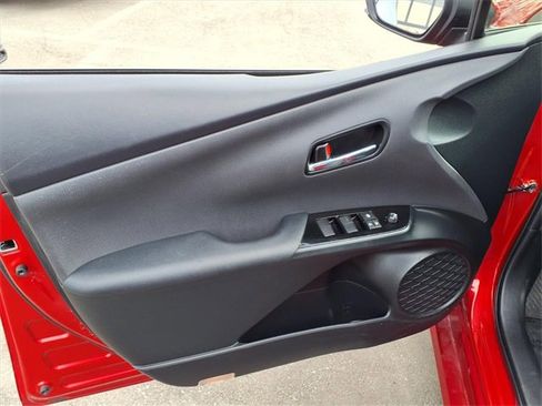 Used 2022 Toyota Prius Prime XLE image 11