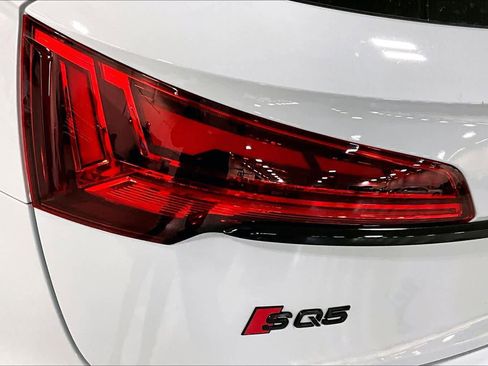 Used 2024 Audi SQ5 Premium Plus w/ Premium Plus Package image 28