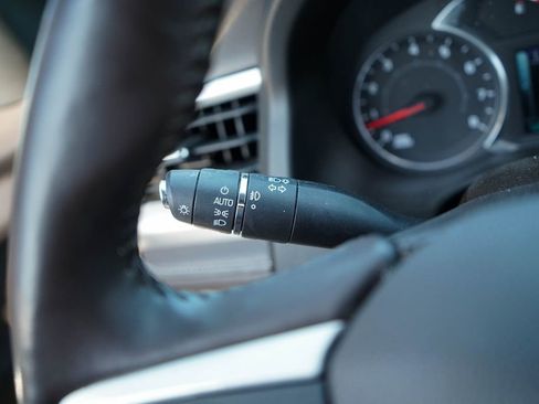 Used 2018 GMC Acadia SLT image 30