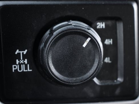 Used 2020 Ford F250 Platinum w/ FX4 Off-Road Package image 36